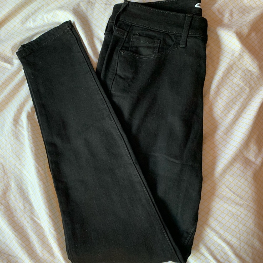 Black skinny pants NEVER WORN